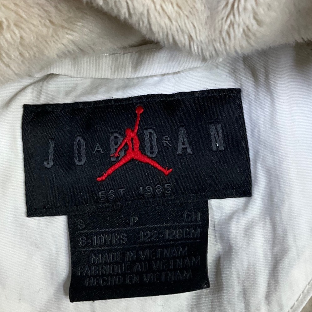 Jordan Boys White Hooded Puffer Jacket Fleece Lined Jumpman Coat Small 8-10Y - Picture 7 of 9